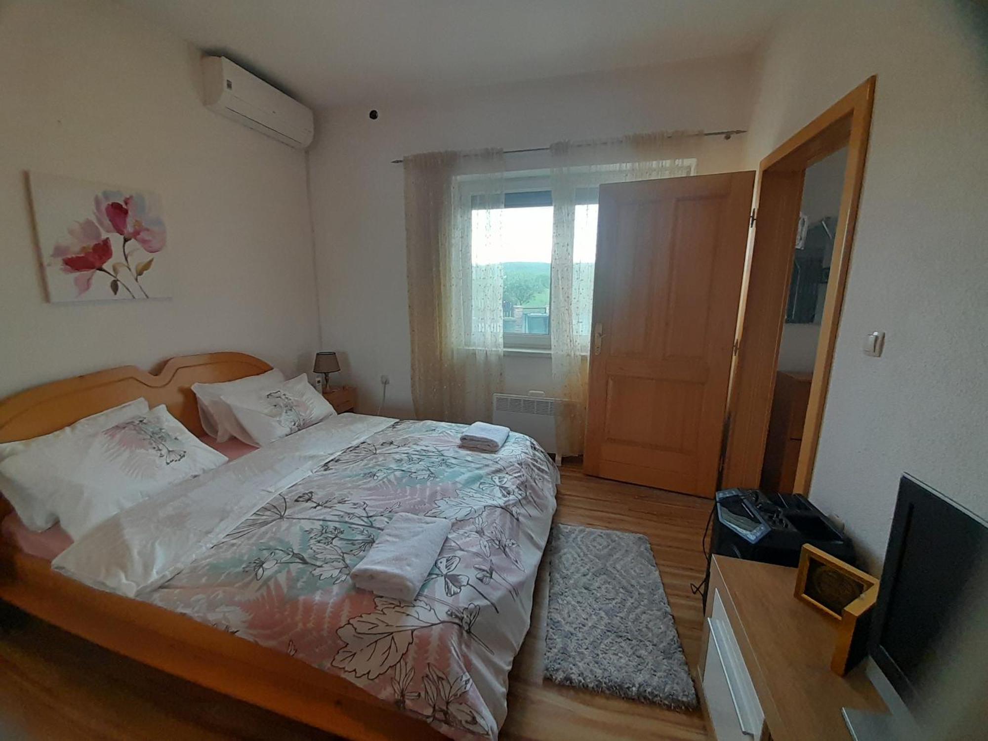 River Bank Apartments & Castle View บีฮัช ภายนอก รูปภาพ